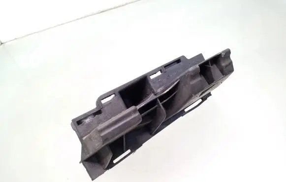 Mercedes-Benz E W212 Front bumper mounting bracket A2128852465