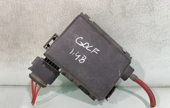 Volkswagen Golf IV Fuse box set 1j0937550