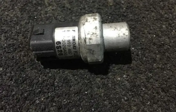 Audi A4 S4 B5 8D Air conditioning (A/C) pressure sensor 8d0959482b
