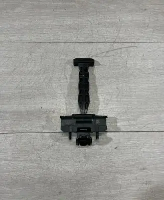 BMW X6 G06 Front door check strap stopper 7431279 09W23