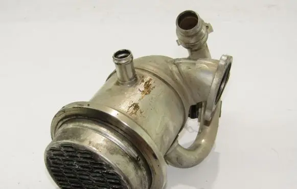 Volkswagen Polo V 6R EGR valve cooler 