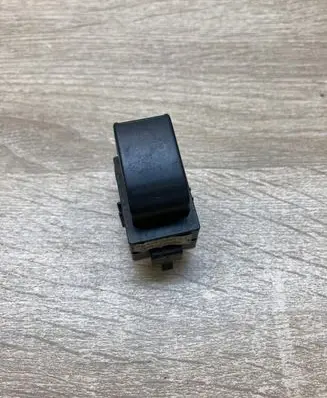 Toyota Avensis T250 Electric window control switch 8481005050