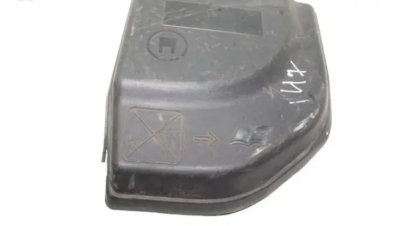 Peugeot RCZ Fuse box cover 9658418180