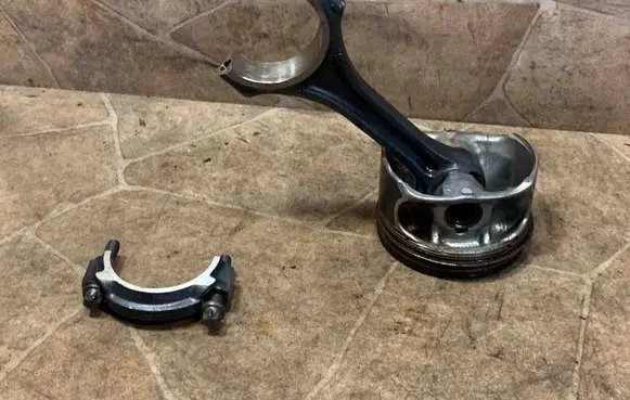 Mercedes-Benz CLA C117 X117 W117 Piston with connecting rod A2701917