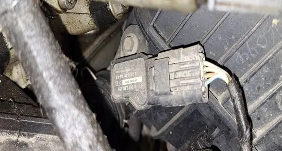 Peugeot 207 Air pressure sensor 0261230136