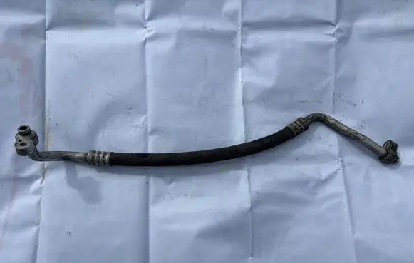 Volkswagen Transporter - Caravelle T5 Air conditioning (A/C) pipe/hose 7E0820721B 110311