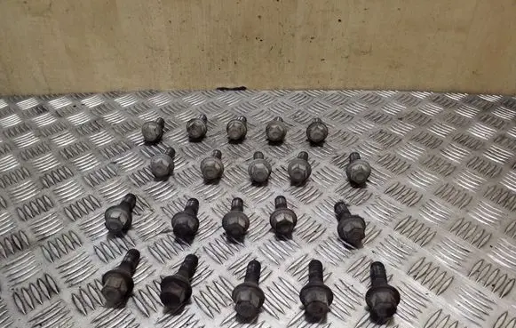 Renault Trafic II (X83) Nuts/bolts 