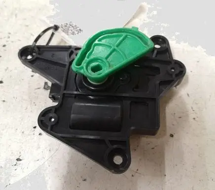 Hyundai Santa Fe Air flap motor/actuator