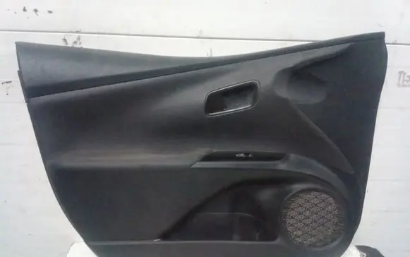 Toyota Prius (XW50) Front door card panel trim