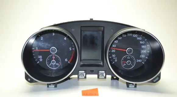 Volkswagen Golf VI Speedometer (instrument cluster) 5K0920870C 0919013442 VDD02424