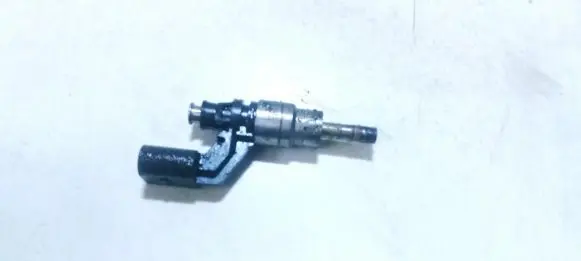 Fuel injector