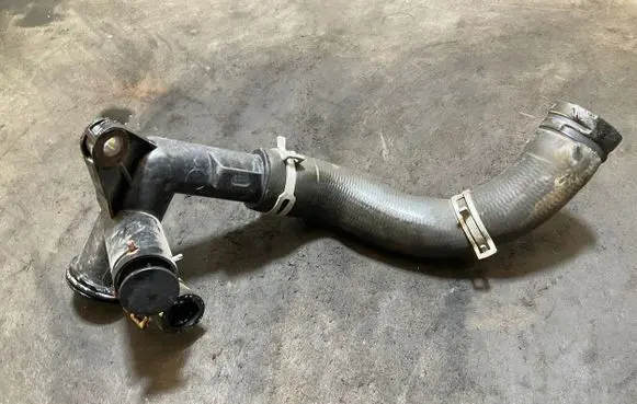 Peugeot 208 Engine coolant pipe/hose 9684589080 9671124980