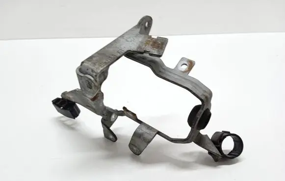 Mercedes-Benz E W212 Engine mounting bracket 1850290102