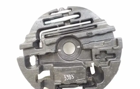 Mercedes-Benz GL X164 Tool set A1648901614