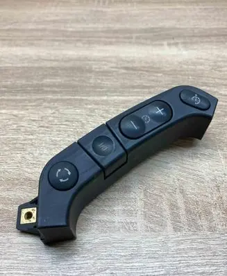 BMW 5 E39 Steering wheel buttons/switches 8375687