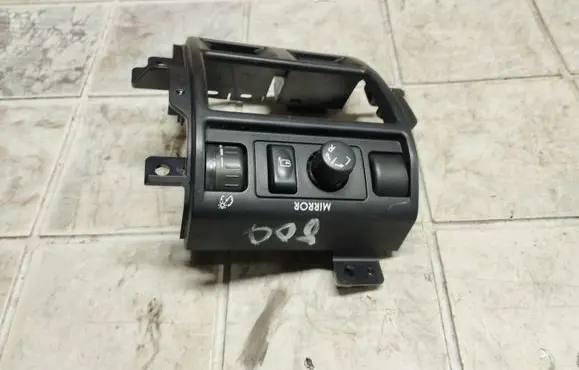 Subaru Outback Wing mirror switch 83061AJ000
