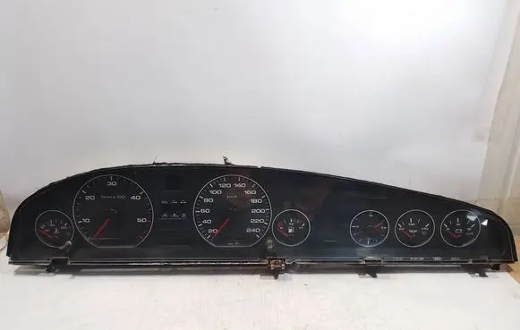 Audi A6 S6 C4 4A Speedometer (instrument cluster) 88311219