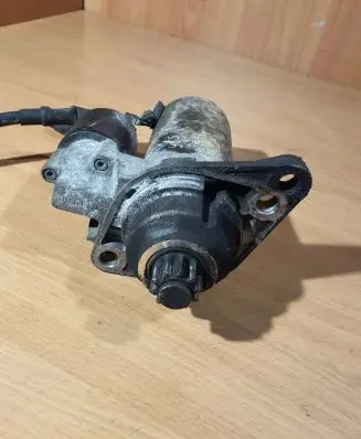 Volkswagen Golf IV Starter motor