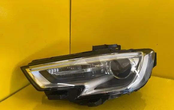 Audi A3 S3 8V Headlight/headlamp 8V0941005E