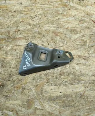 Fiat 500E Fender mounting bracket 68070519AA 68070519