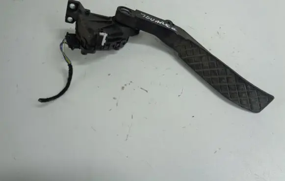 Volkswagen Touareg I Accelerator throttle pedal 7L6723507 6PV00777024