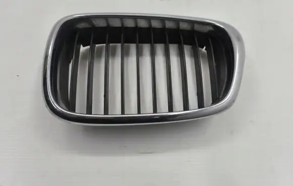 BMW 5 E39 Front bumper upper radiator grill NERKA