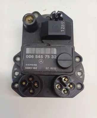 Mercedes-Benz E W124 Ignition amplifier control unit 0065457532 5WK6168 EZ0012