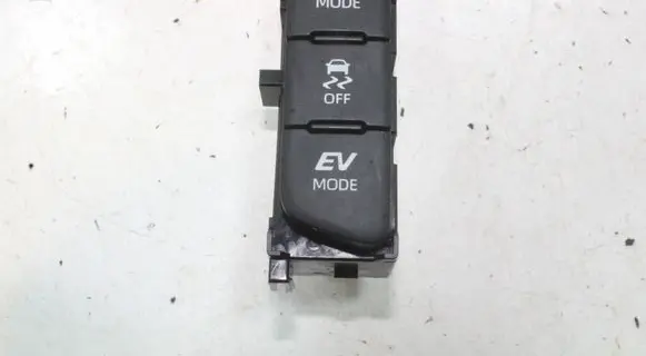 Toyota Yaris XP210 A set of switches M81303