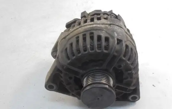 Opel Signum Generator/alternator 13108596