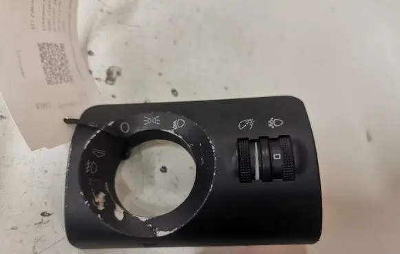 Audi A6 S6 C5 4B Headlight level height control switch 14040702