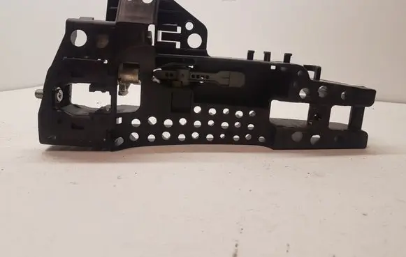 Rear door exterior handle/bracket