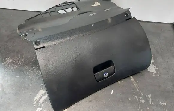 Volkswagen PASSAT B5.5 Glove box 3B1857101