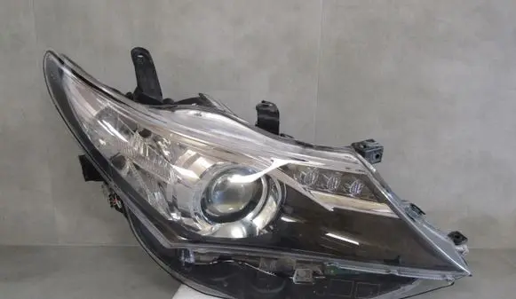 Toyota Auris E180 Headlight/headlamp 81110-02E21