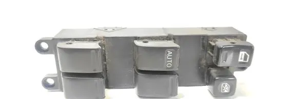 Nissan Almera Electric window control switch