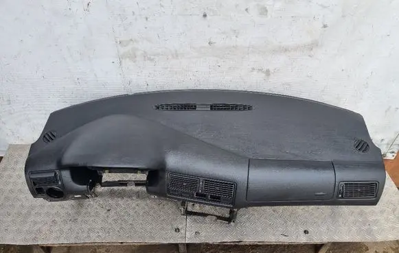 Volkswagen Golf IV Dashboard 1J1857181A 1J1880343A 1J1857003H