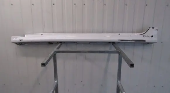 Toyota Yaris XP210 Front sill (body part) 75860-K0080
