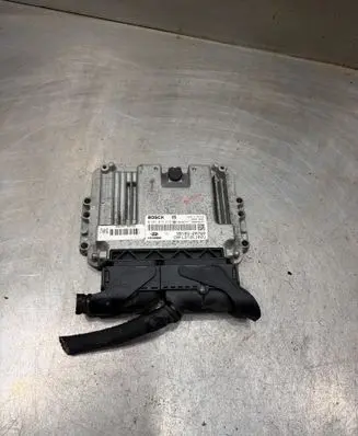 Hyundai i30 Engine control unit/module ECU 0281015213 1039S25477 391052A760