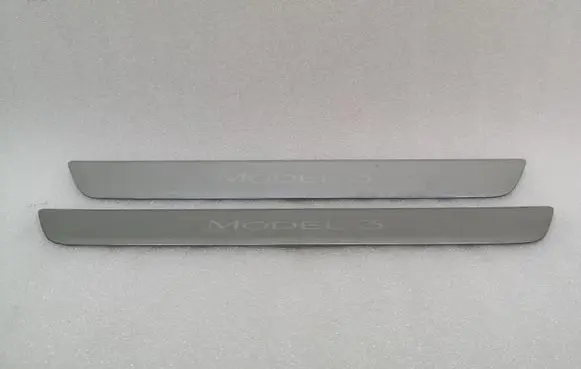 Tesla Model 3 sill trim set (inner) 15047630A