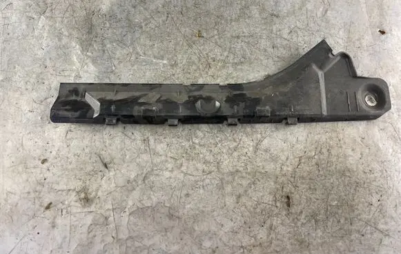 Mercedes-Benz S W221 Fender mounting bracket A2218890325