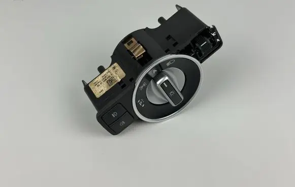 Mercedes-Benz C W204 Light switch A2049058002 91077FF00 10022410