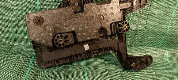 Battery box tray
