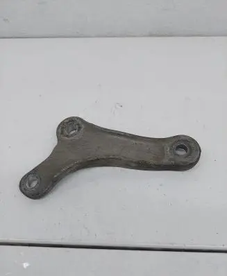 BMW 5 E60 E61 Sway bar bush bracket, front 67585271 5271