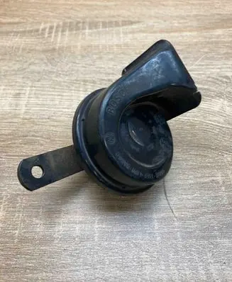 Volkswagen Scirocco Horn signal 703881157 0111157