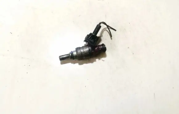 Mercedes-Benz C AMG W204 Fuel injector 2710780023