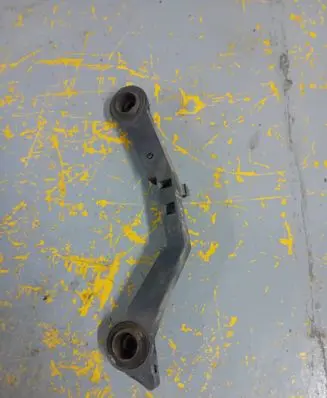 Opel Meriva A Air filter cleaner box bracket assembly 55351609