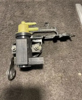 Volkswagen PASSAT B6 Turbo solenoid valve 1K0906627A