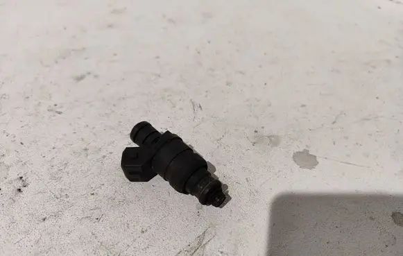 Audi A6 S6 C5 4B Fuel injector 078133551AC