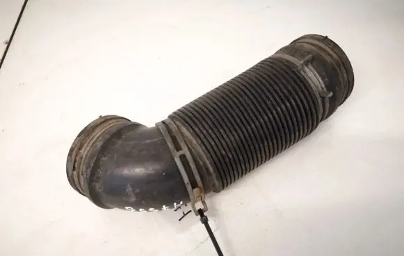 Skoda Octavia Mk2 (1Z) Air intake hose/pipe 1k0129684