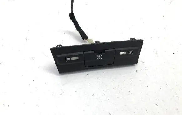 Hyundai i20 (BC3 BI3) Cigarette lighter trim front BC3RH2