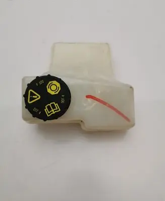 Volvo XC90 Brake fluid reservoir 31362252